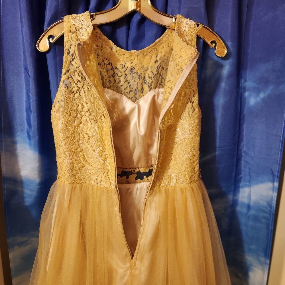 Formal dress color light gold with lace top/ designer Cindy USA, size XS - Picture 6 of 16
